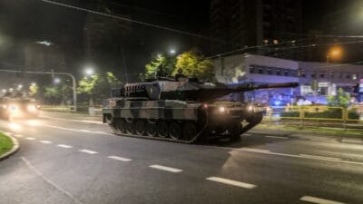 Polonya rus tehdidine karsilik veriyor tanklar yollara cikacak iron defender 25 firlatildi 8444