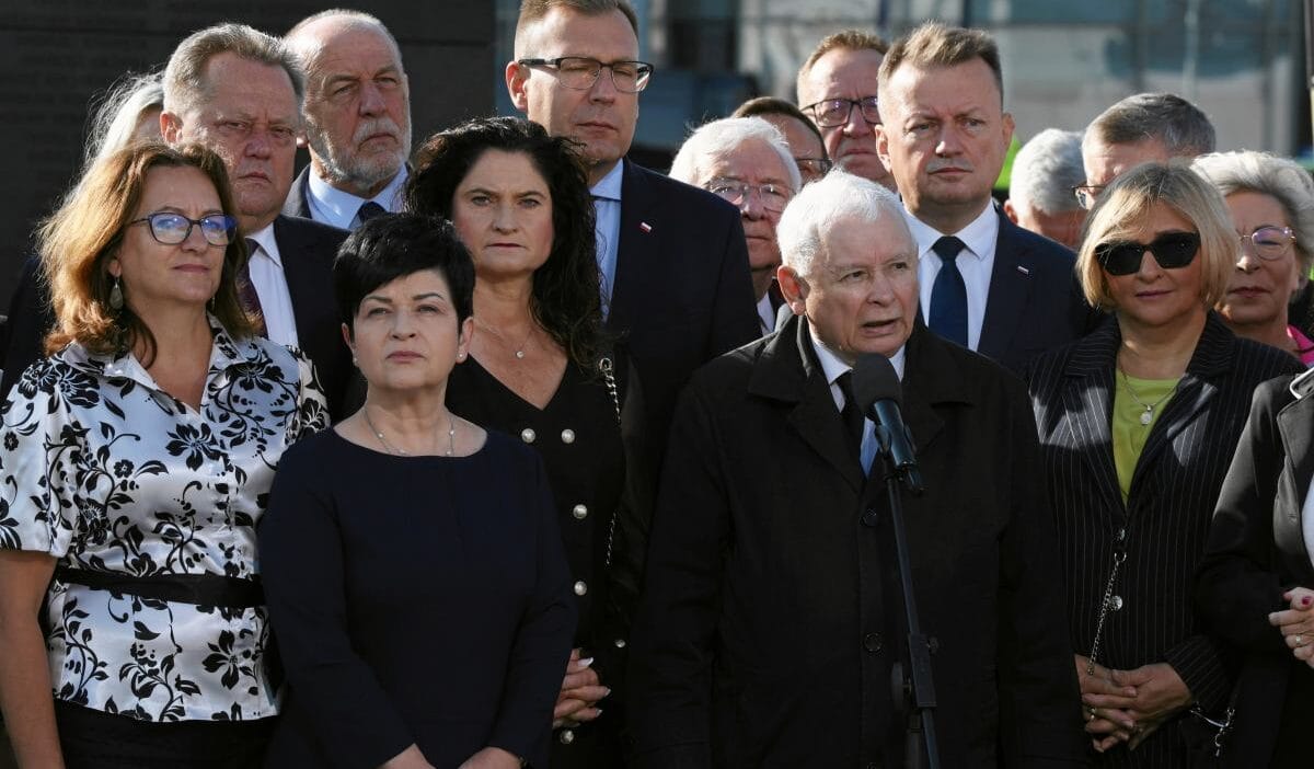 Polonya uzerinde dronlar hukuk ve adalet partisi baskani nin hicbir yanilsamasi yok bu artik bir kaza degil polonya ya yonelik bir saldiridir 10214