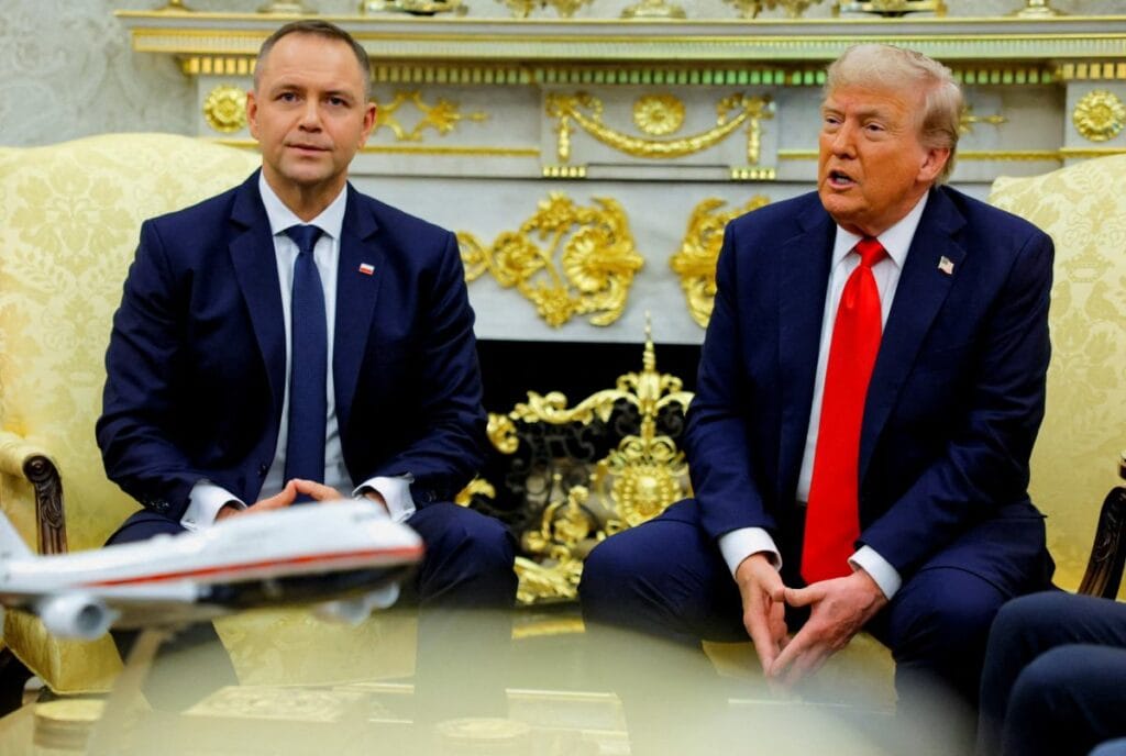 polonya uzerinde rus insansiz hava araclari donald trump bugun ilerleyen saatlerde karol nawrocki ile gorusecek 10319