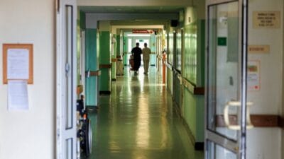 Polonyalı sağlık görevlileri savaş koşullarına hazırlanıyor. Özel bir bodrum katında eğitilecekler. 4 Polonyali saglik gorevlileri savas kosullarina hazirlaniyor ozel bir bodrum katinda egitilecekler 14141