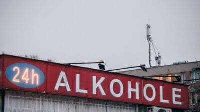 Polonyalilar ulke genelinde gece yasagi istiyor yeni bir anket var 13625