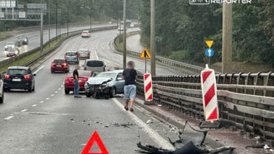 Prymasa'da s8 yolundan çıkan bir araç sürücüsü bariyerlere çarptı. Bu kaç kere oldu? 2 Prymasa da s8 yolundan cikan bir arac surucusu bariyerlere carpti bu kac kere oldu 11145