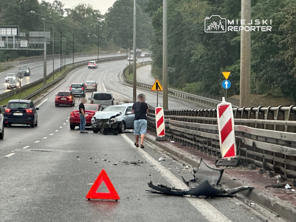 prymasa da s8 yolundan cikan bir arac surucusu bariyerlere carpti bu kac kere oldu 11145