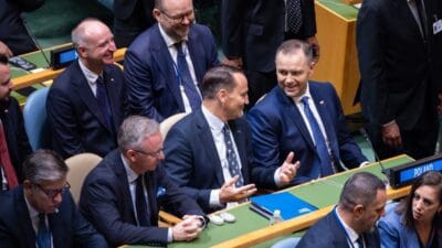 Radoslaw sikorski karol nawrocki ile bm de cektirdigi fotografla ovunuyor mizah gittikce daha iyi oluyor 12745