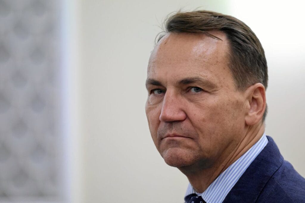 radoslaw sikorski nin yolu i ltica portfoyler ve afganistan 11328