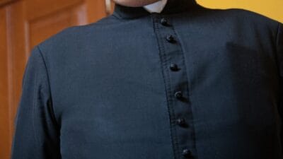 Rahibin bir tanıdığını vahşice öldürdüğü iddia edildi. Uzmanlar 68 yaşındaki rahibin kundaklama sırasında hayatta olup olmadığını araştıracak 4 Rahibin bir tanidigini vahsice oldurdugu iddia edildi uzmanlar 68 yasindaki rahibin kundaklama sirasinda hayatta olup olmadigini arastiracak 11043