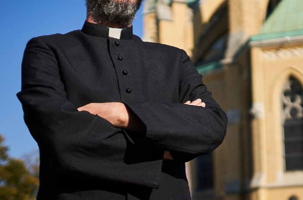 rahip kiliseyi yenilemek icin parayla bitcoin mi aldi mahkeme bundan sonra ne yapacagina karar verdi 9320