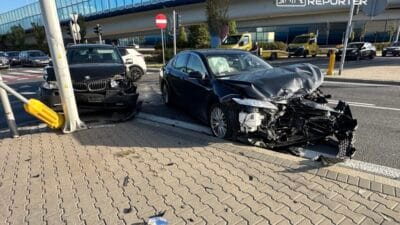 Reagan kavşağında iki araç çarpıştı. Bmw sürücüsü kırmızı ışıkta 3 Reagan kavsaginda iki arac carpisti bmw surucusu kirmizi isikta 11244
