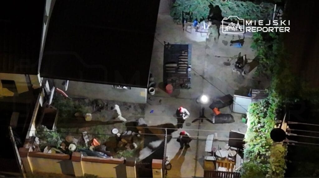 Rembert w da bir arazide duzinelerce mermi kovani bunlar dun egitim sahasinda meydana gelen patlamanin kurbanlarindan birinin evinde bulundu 9638