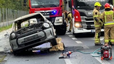 Rembert w da bir elektrikli mini de yangin akunun izlenmesi ve sogutulmasi devam ediyor 14099