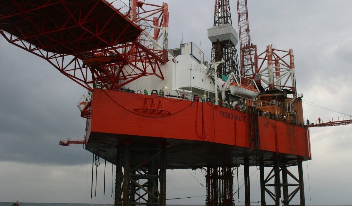 Rus savas ucaklari polonya ya ait bir platformun uzerinde nato baltik denizi ndeki olaya tepki gosterdi 12166