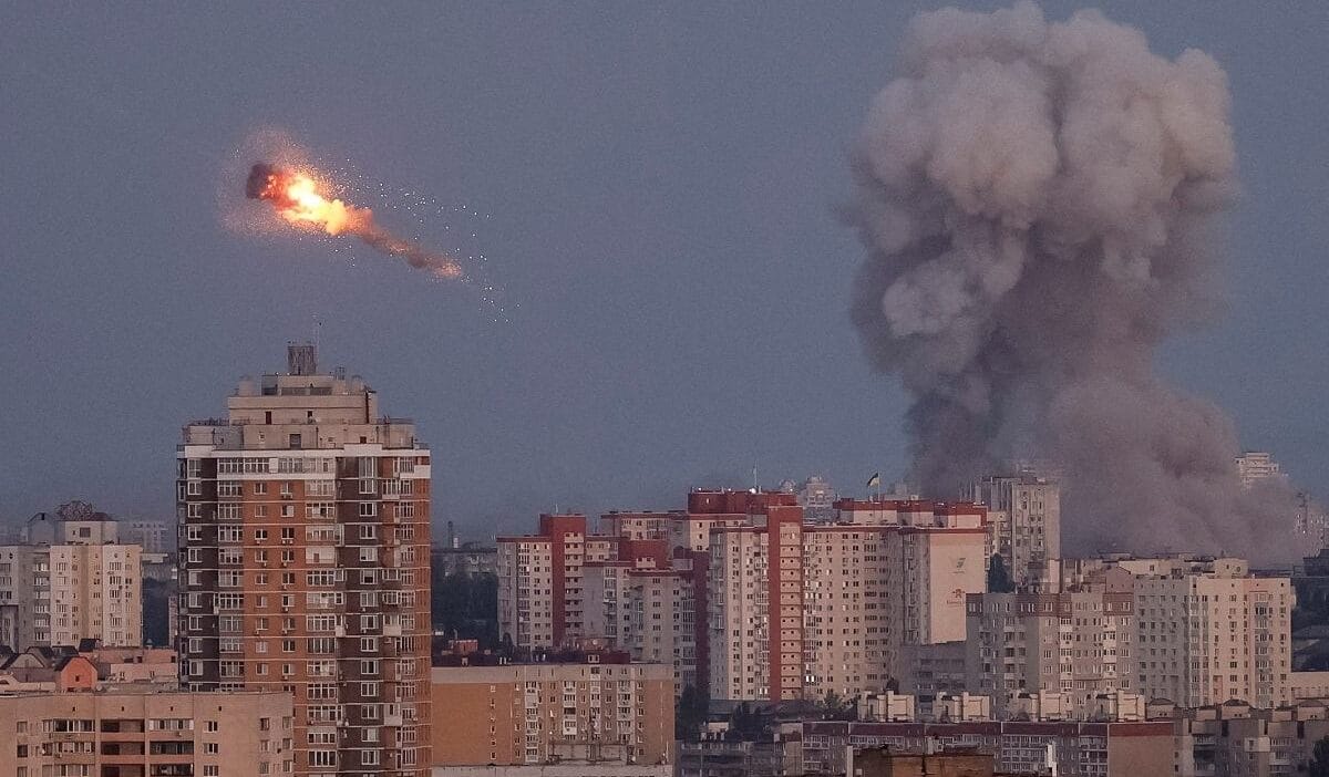 Rusya'nın ukrayna'ya saldırısının ardından harekat komutanlığı alarma geçti. "bir tırmanışla karşı karşıyayız". 1 Rusya nin ukrayna ya saldirisinin ardindan harekat komutanligi alarma gecti bir tirmanisla karsi karsiyayiz 9614