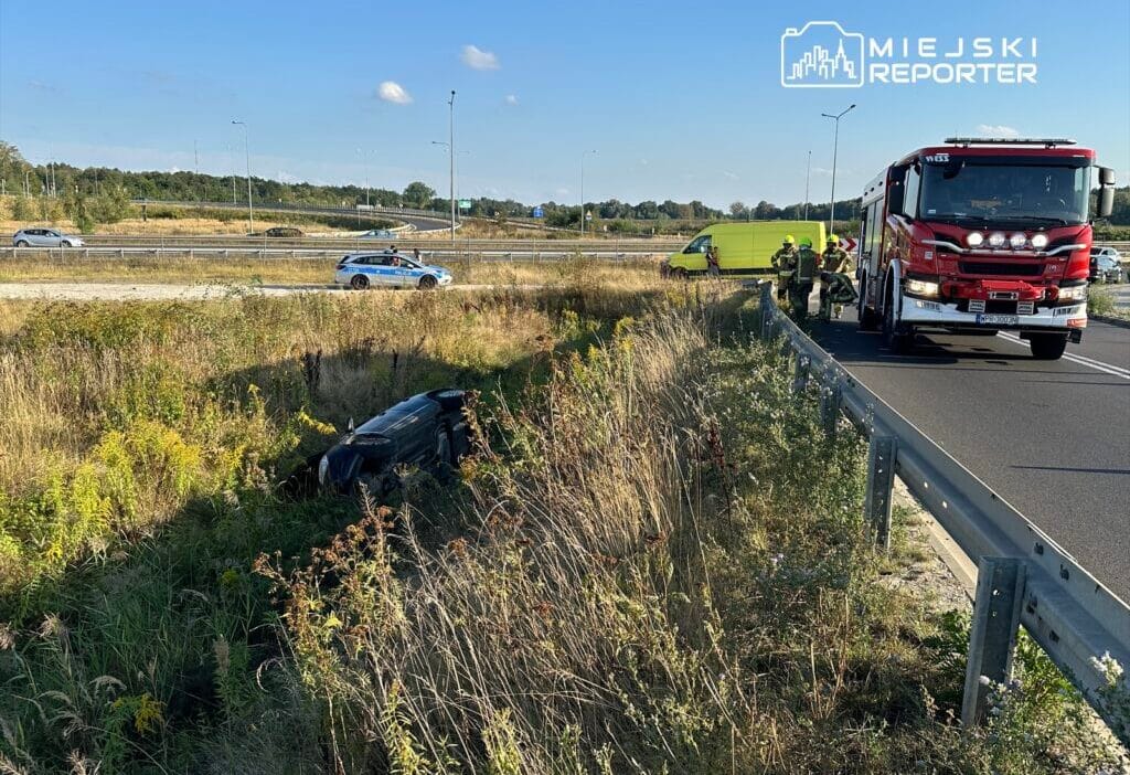 S8 yolunda bir araba yoldan çıktı ve takla attı. Sürücü virajı fark etmedi mi? 1 S8 yolunda bir araba yoldan cikti ve takla atti surucu viraji fark etmedi mi 9128