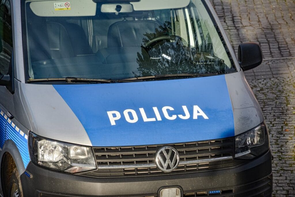 sabah 9 35 te on camlar sallandi konin uzerinde uc buyuk patlama polis acikladi 9005