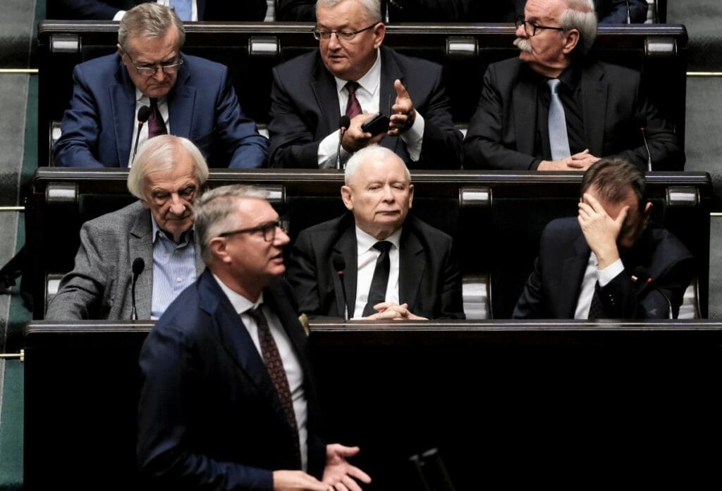 sagda savas przemyslaw wipler kaczy ski korkuyor baskanin halefinin ismini verdi 12420