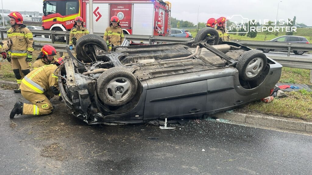 Salomea-wolica güzergahında çatı kaplaması. Trafikte aksamalar var 1 Salomea wolica guzergahinda cati kaplamasi trafikte aksamalar var 11088