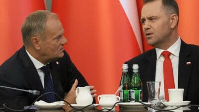 Saray ustu uzlasmanin sonu i ktidar partisi cogunlukla bir kisiyi sucluyor ancak hukuk ve adalet partisi nde de supheler var 11625