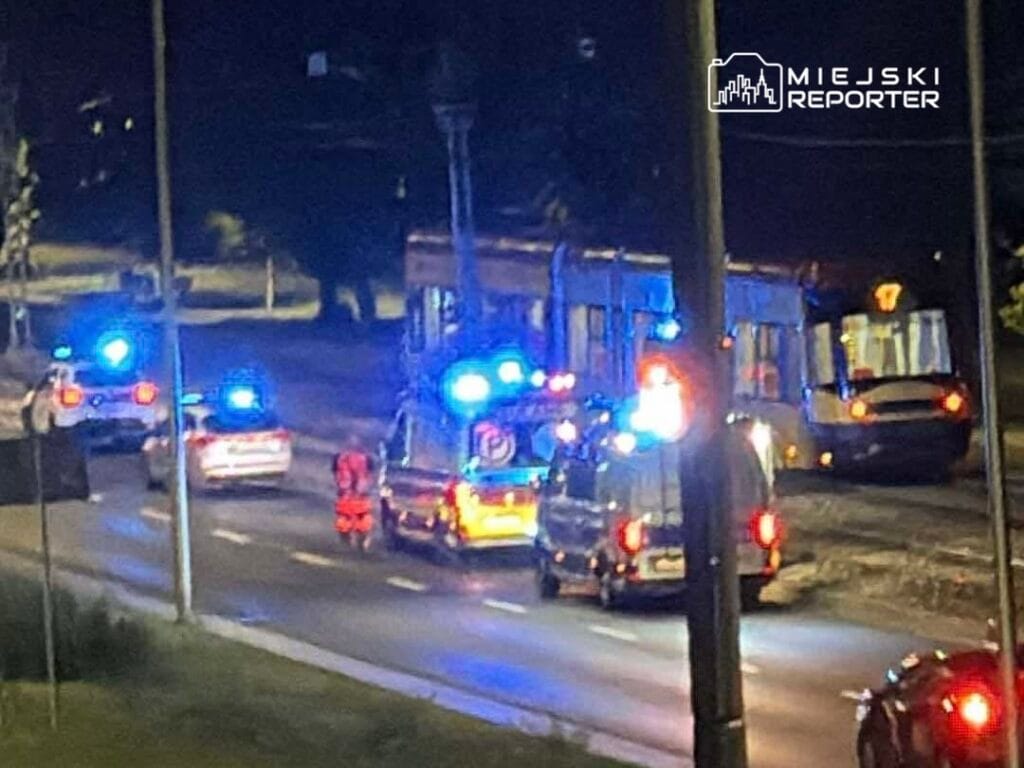 sarhos bir adam raylarin yaninda yatiyordu ona bir tramvay carpti 9545