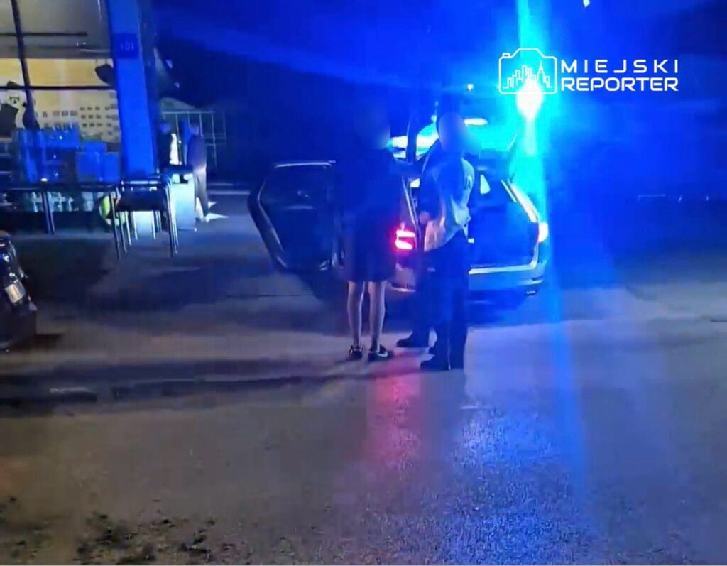 sarhos bir ukrayna vatandasi bialoleka sokaklarinda araba kullaniyordu 20 yasindaki genc gozaltina alindi 11421