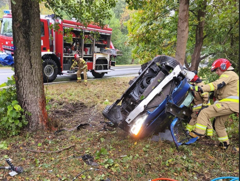 Sarhoş bmw sürücüsü yoldan çıktı ve bir ağaca çarptı. Adam neredeyse yüzde 4 oranında alkol almıştı! 1 Sarhos bmw surucusu yoldan cikti ve bir agaca carpti adam neredeyse yuzde 4 oraninda alkol almisti 10485