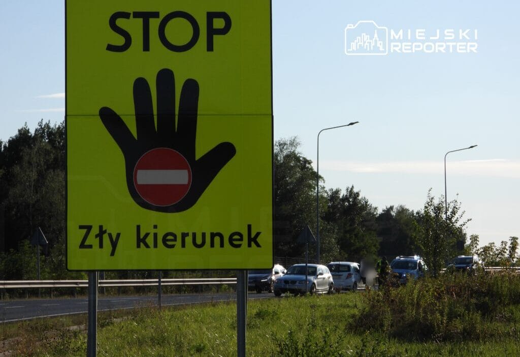 Sarhos surucu s8 de trafige karsi arac kullanmaya calisti bir isaret onu durdurmadi diger suruculer tarafindan yakalandi 11259