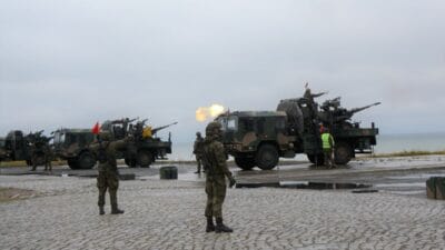 Savas toplari kullandik bir ya da iki kez kullanabilirsiniz ama dun rusya dan dronlar icin bir sisteme ihtiyaciniz vardi 10578