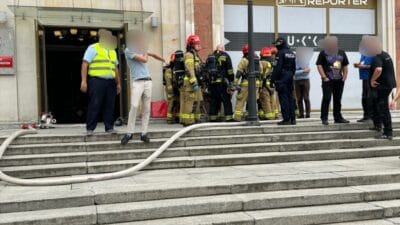 Sehir merkezindeki occc arsivinde yangin i tfaiye ekiplerinin olay yerindeki calismalari devam ediyor 12637