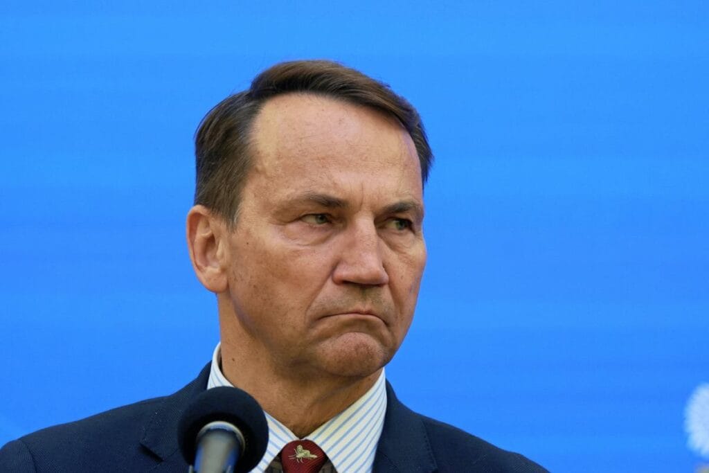 sikorski baskan in yardimcisi hakkinda sert konustu hala kirkayaklari var 10076