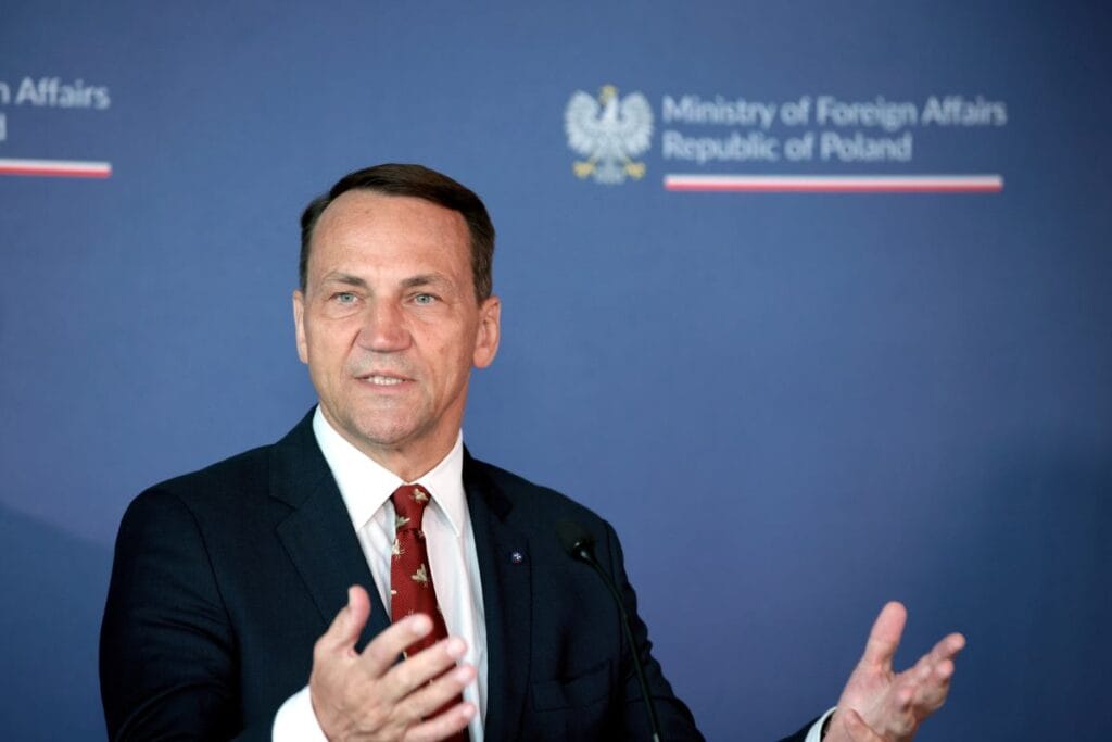 sikorski nawrocki ile alay ediyor baskan in berlin ziyaretini kisaca ozetledi 11415