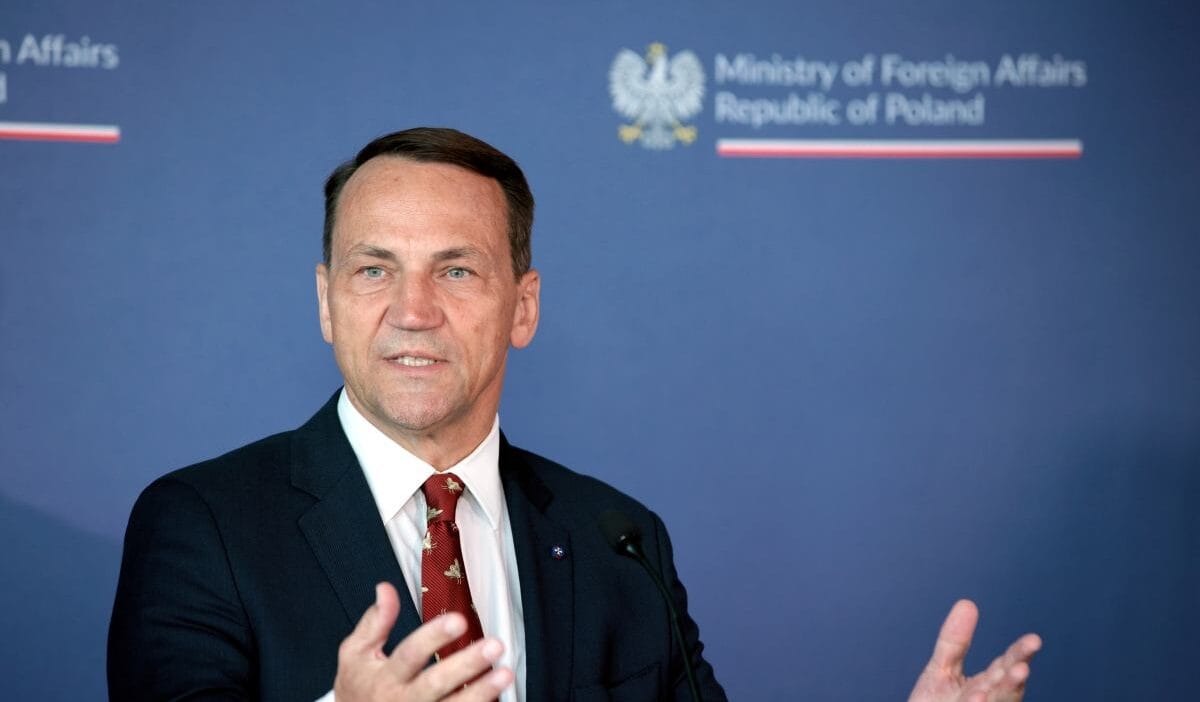 Sikorski nawrocki ile alay ediyor baskan in berlin ziyaretini kisaca ozetledi 11415