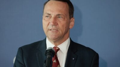 Sikorski nin onemli cagrisi oraya gitmemeniz icin size yalvariyorum 10536