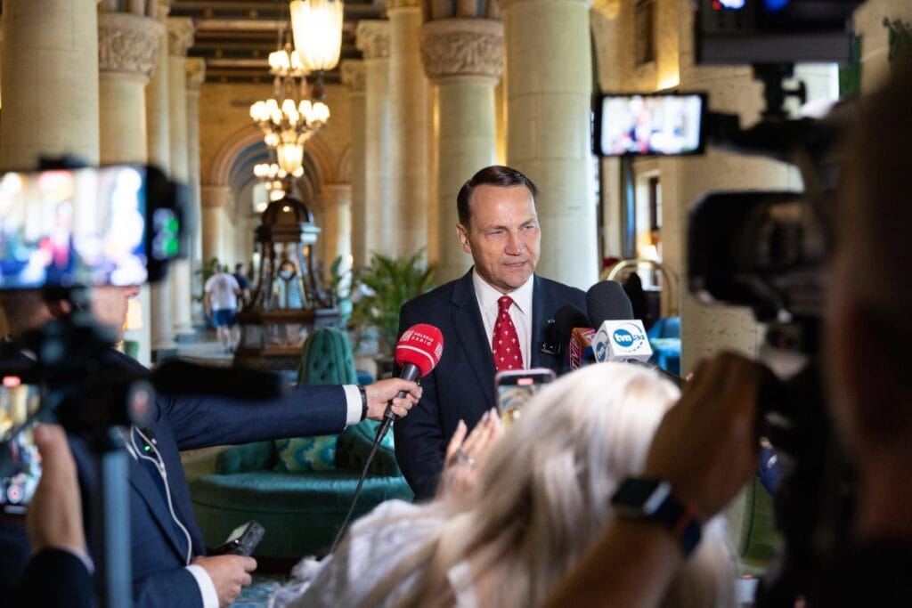 sikorski rubio ile gorusmesinin ardindan abd nin bizi g20 ye davet etmesi icin baski yaptim 8621