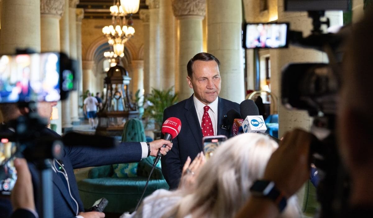 Sikorski rubio ile görüşmesinin ardından: abd'nin bizi g20'ye davet etmesi için baskı yaptım 1 Sikorski rubio ile gorusmesinin ardindan abd nin bizi g20 ye davet etmesi icin baski yaptim 8621