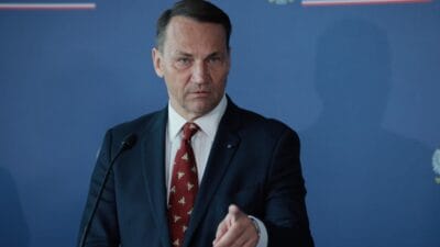 Sikorski: ukrayna üzerinde uçuşa yasak bölge konusunu düşünmeliyiz 2 Sikorski ukrayna uzerinde ucusa yasak bolge konusunu dusunmeliyiz 11220