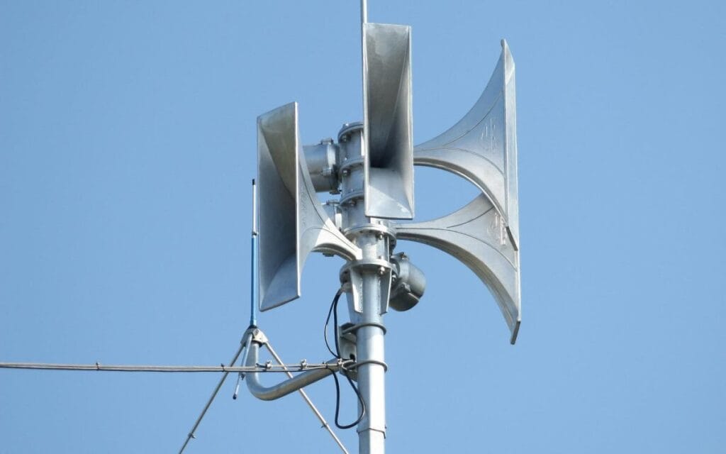 siren sesleri varsova da birkac gun boyunca duyulacak neden oldugu biliniyor 13751