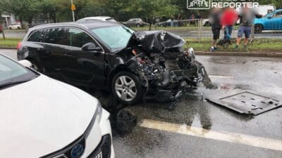 Targówek'te sarhoş ebeveynler bir arabaya ve belediye otobüsüne çarptı. Onların bakımında olan yaralı çocuk 4 Targ wek te sarhos ebeveynler bir arabaya ve belediye otobusune carpti onlarin bakiminda olan yarali cocuk 11112