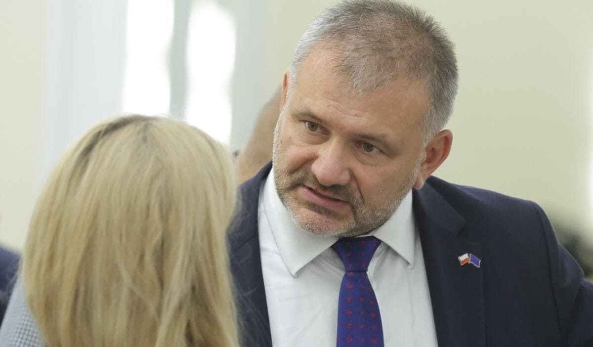 Tk başkanının eşi görevini kaybetti. Waldemar żurek 1 Tk baskaninin esi gorevini kaybetti waldemar urek 9014