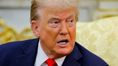 Trump zelenski ile görüştüğünü açıkladı. Ne zaman olacağı bilinmiyor. "ne yaptığımızı bileceğim". 4 Trump zelenski ile gorustugunu acikladi ne zaman olacagi bilinmiyor ne yaptigimizi bilecegim 8933