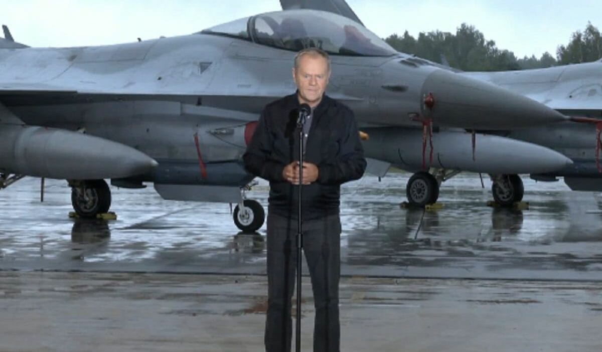 Tusk havacıların yanına gitti. "dünden bu yana artık kimsenin şüphesi kalmadı". 1 Tusk havacilarin yanina gitti dunden bu yana artik kimsenin suphesi kalmadi 10427