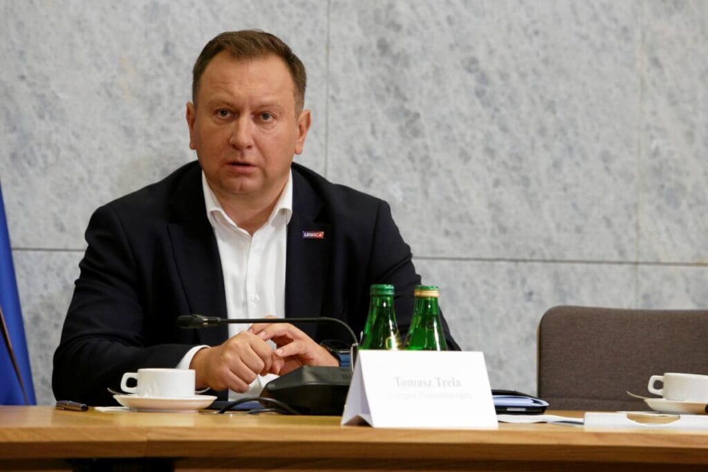 tvn24 te canli yayinda catisma ziobra nin sorgusuyla ilgiliydi bu bir kabare 13721