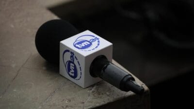 Tvn24 te canli yayinda surpriz gazeteci aniden izleyicilere dondu alkis koptu 13141