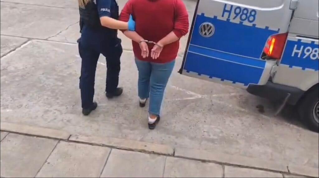 Ukrayna vatandasi mudahale sirasinda saglik gorevlilerini tehdit etti 48 yasindaki sahis gozaltina alindi vi deo 8263