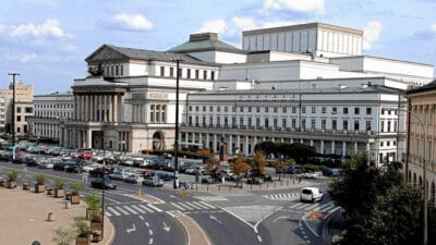 Ulusal opera'da olay. Kırmızı madde sahneyi ve müzisyenleri ıslattı 3 Ulusal opera da olay kirmizi madde sahneyi ve muzisyenleri islatti 8329