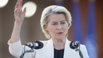Ursula von der leyen'in bir sorunu var. Medya, kilit belgelerin yokluğunu ortaya çıkarır. Arka planda, bir güvensizlik oylaması 4 Ursula von der leyen in bir sorunu var medya kilit belgelerin yoklugunu ortaya cikarir arka planda bir guvensizlik oylamasi 11841