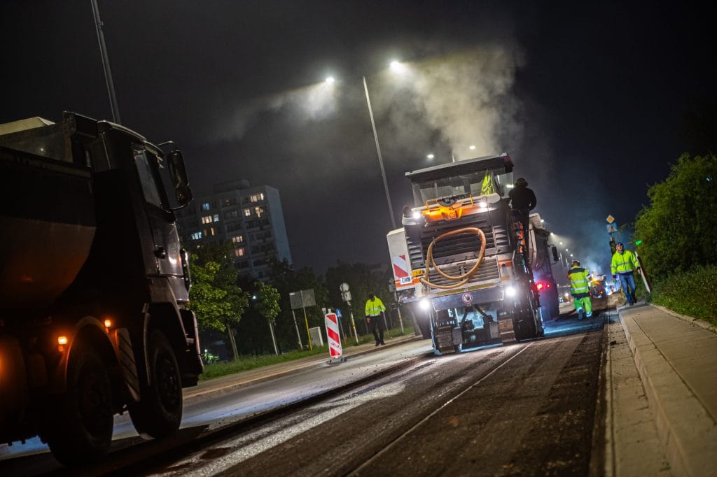 Ursyn w da onemli bir caddenin yenilenmesi yeni bir yuzeye sahip ciszewskiego caddesi 11952