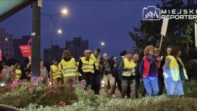 Ursynów sakinlerinin park yerlerinin kaldırılmasına karşı protestoları devam ediyor. Plaskowicka caddesi kapatıldı 4 Ursyn w sakinlerinin park yerlerinin kaldirilmasina karsi protestolari devam ediyor plaskowicka caddesi kapatildi 11838