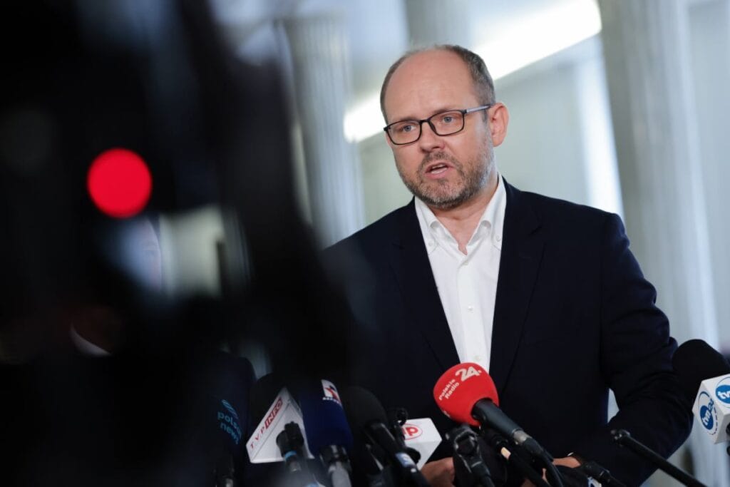 uzlasma icin bir sans var sikorski buyukelciler konusunda geri adim mi atacak 11832