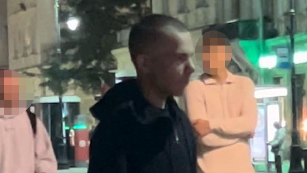 Varşova'da bir gencin arabasıyla bir çocuk kreşine girdiği iddia edildi. P� daha sonra saldırıya uğradı. "boğulmaya başladım". 1 Varsova da bir gencin arabasiyla bir cocuk kresine girdigi iddia edildi p daha sonra saldiriya ugradi bogulmaya basladim 8618