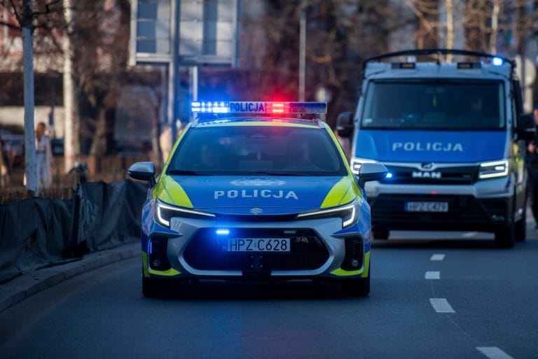 Varsova da cuma zorluklari ulasim ve suruculer icin blokajlar 11877