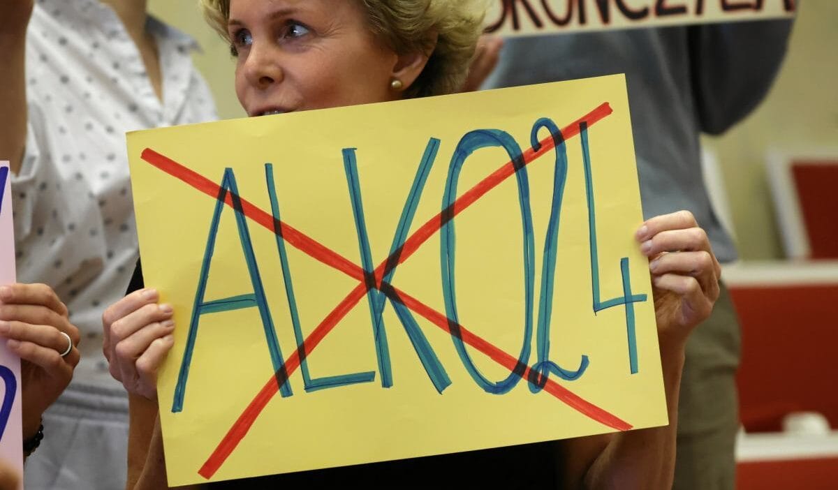 Varşova'da gece yasağı. Belediye başkanları önemli bir soruna dikkat çekiyor 1 Varsova da gece yasagi belediye baskanlari onemli bir soruna dikkat cekiyor 13009